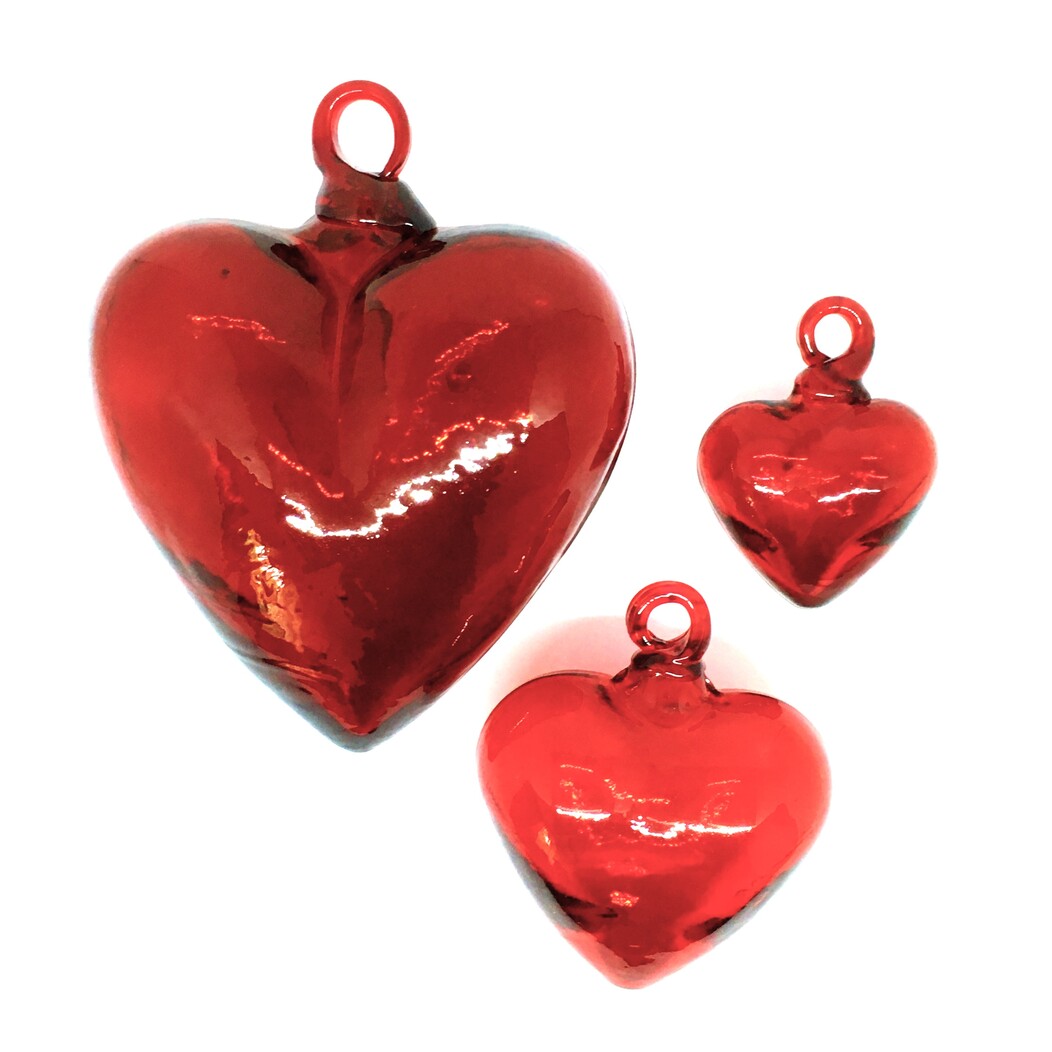 GLASS ORNAMENTS / Red Three Sizes Hanging Glass Hearts 
